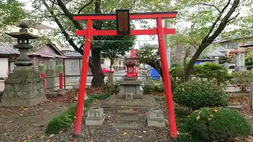 於菊稲荷神社の末社