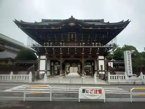 成田山新勝寺の山門・神門
