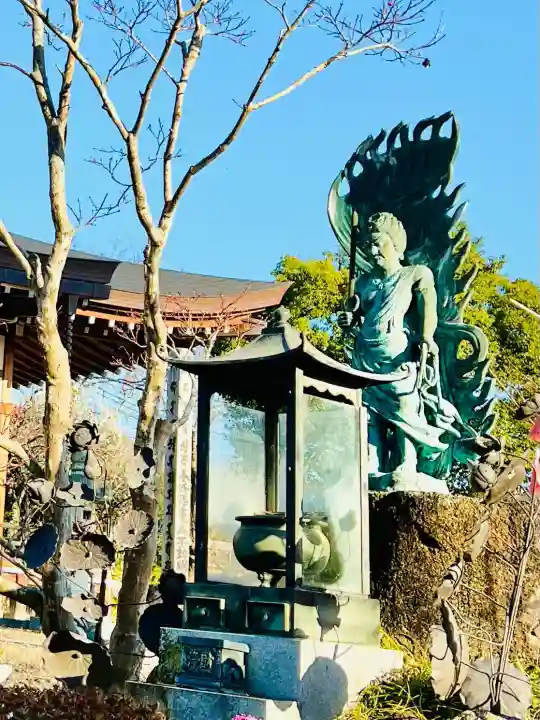 一乗院(開運出世筑波不動尊) の{uncategorized: "未分類", other: "その他", undefined: "問題あり", building: "その他建物", grave: "お墓", sacred_gate: "鳥居", guardian: "狛犬", statue: "像", buddha: "仏像", history: "歴史", nature: "自然", garden: "庭園", animal: "動物", pagoda: "塔", temizu: "手水舎", mountain_gate: "山門・神門", sanctuary: "本殿・本堂", subordinate: "末社・摂社", art: "芸術", scenery: "景色", jizo: "地蔵", ema: "絵馬", goshuin: "御朱印", omikuji: "おみくじ", items: "授与品その他", amulet: "お守り", goshuincho: "御朱印帳", eats: "食事", festival: "お祭り", votive_dance: "神楽", shichigosan: "七五三参", wedding: "結婚式", experience: "体験その他", initially: "初詣", around: "周辺", anti_infection: "感染症対策"}