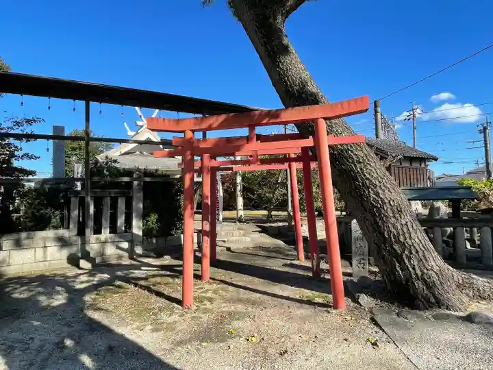 鳥出神社の末社・摂社
