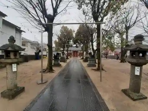 志貴縣主神社の{uncategorized: "未分類", other: "その他", undefined: "問題あり", building: "その他建物", grave: "お墓", sacred_gate: "鳥居", guardian: "狛犬", statue: "像", buddha: "仏像", history: "歴史", nature: "自然", garden: "庭園", animal: "動物", pagoda: "塔", temizu: "手水舎", mountain_gate: "山門・神門", sanctuary: "本殿・本堂", subordinate: "末社・摂社", art: "芸術", scenery: "景色", jizo: "地蔵", ema: "絵馬", goshuin: "御朱印", omikuji: "おみくじ", items: "授与品その他", amulet: "お守り", goshuincho: "御朱印帳", eats: "食事", festival: "お祭り", votive_dance: "神楽", shichigosan: "七五三参", wedding: "結婚式", experience: "体験その他", initially: "初詣", around: "周辺", anti_infection: "感染症対策"}