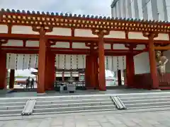 薬師寺の山門