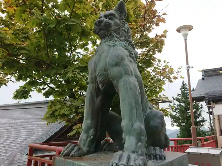 武蔵御嶽神社の狛犬
