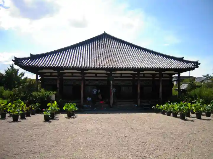 元興寺の本殿・本堂