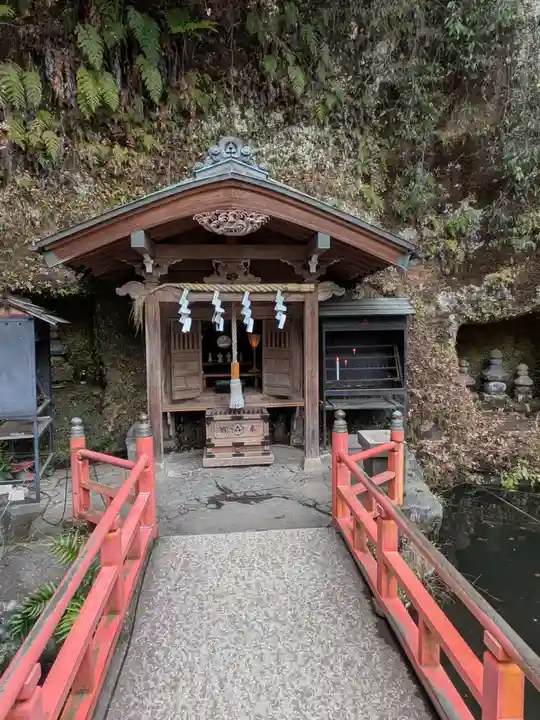 銭洗弁財天宇賀福神社(神奈川県)