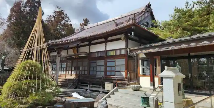 龍宝寺の本殿・本堂