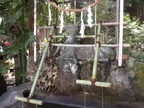 枚岡神社の手水