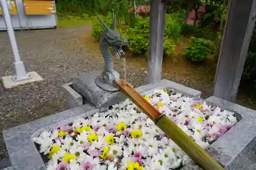 白根三吉神社の手水