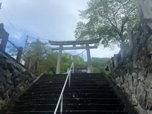 賀茂別雷神社の{uncategorized: "未分類", other: "その他", undefined: "問題あり", building: "その他建物", grave: "お墓", sacred_gate: "鳥居", guardian: "狛犬", statue: "像", buddha: "仏像", history: "歴史", nature: "自然", garden: "庭園", animal: "動物", pagoda: "塔", temizu: "手水舎", mountain_gate: "山門・神門", sanctuary: "本殿・本堂", subordinate: "末社・摂社", art: "芸術", scenery: "景色", jizo: "地蔵", ema: "絵馬", goshuin: "御朱印", omikuji: "おみくじ", items: "授与品その他", amulet: "お守り", goshuincho: "御朱印帳", eats: "食事", festival: "お祭り", votive_dance: "神楽", shichigosan: "七五三参", wedding: "結婚式", experience: "体験その他", initially: "初詣", around: "周辺", anti_infection: "感染症対策"}