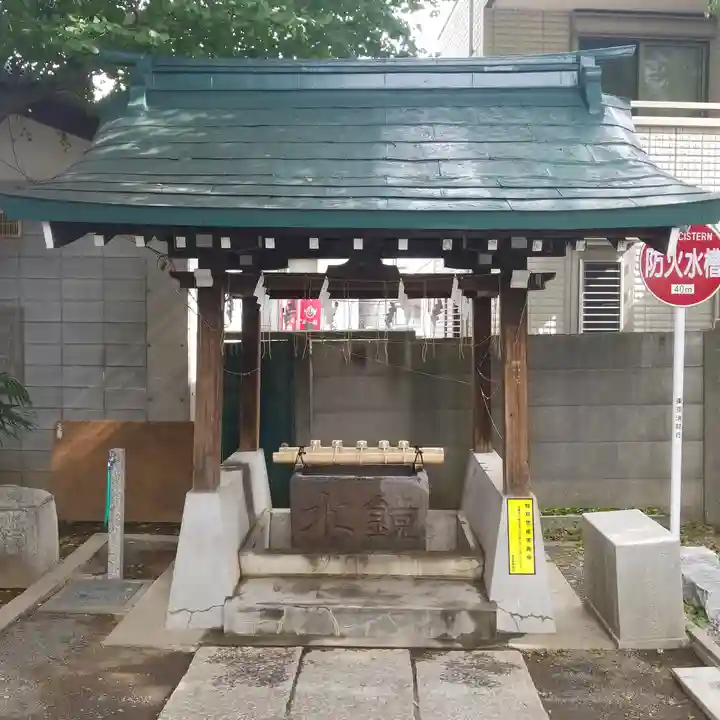 穏田神社の手水舎