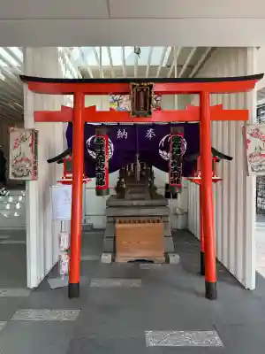 歌舞伎稲荷神社の{uncategorized: "未分類", other: "その他", undefined: "問題あり", building: "その他建物", grave: "お墓", sacred_gate: "鳥居", guardian: "狛犬", statue: "像", buddha: "仏像", history: "歴史", nature: "自然", garden: "庭園", animal: "動物", pagoda: "塔", temizu: "手水舎", mountain_gate: "山門・神門", sanctuary: "本殿・本堂", subordinate: "末社・摂社", art: "芸術", scenery: "景色", jizo: "地蔵", ema: "絵馬", goshuin: "御朱印", omikuji: "おみくじ", items: "授与品その他", amulet: "お守り", goshuincho: "御朱印帳", eats: "食事", festival: "お祭り", votive_dance: "神楽", shichigosan: "七五三参", wedding: "結婚式", experience: "体験その他", initially: "初詣", around: "周辺", anti_infection: "感染症対策"}