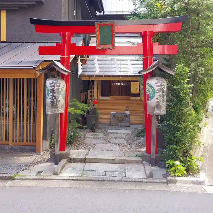 五十稲荷神社(栄寿稲荷神社)の鳥居