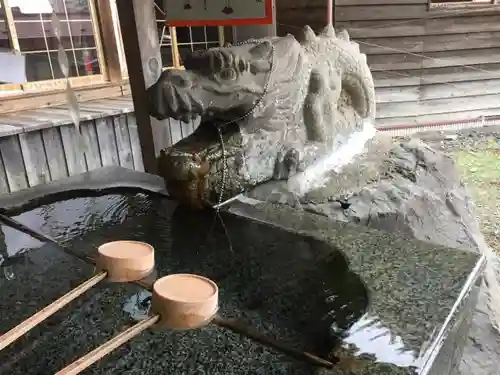 法霊山龗神社の手水