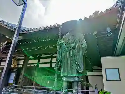 蓮慶寺の像