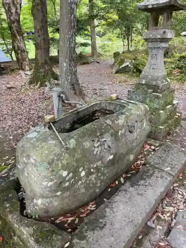 滝尻王子宮十郷神社の{uncategorized: "未分類", other: "その他", undefined: "問題あり", building: "その他建物", grave: "お墓", sacred_gate: "鳥居", guardian: "狛犬", statue: "像", buddha: "仏像", history: "歴史", nature: "自然", garden: "庭園", animal: "動物", pagoda: "塔", temizu: "手水舎", mountain_gate: "山門・神門", sanctuary: "本殿・本堂", subordinate: "末社・摂社", art: "芸術", scenery: "景色", jizo: "地蔵", ema: "絵馬", goshuin: "御朱印", omikuji: "おみくじ", items: "授与品その他", amulet: "お守り", goshuincho: "御朱印帳", eats: "食事", festival: "お祭り", votive_dance: "神楽", shichigosan: "七五三参", wedding: "結婚式", experience: "体験その他", initially: "初詣", around: "周辺", anti_infection: "感染症対策"}