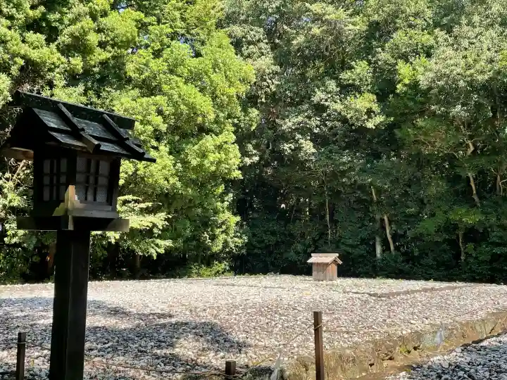 倭姫宮(皇大神宮別宮)の{uncategorized: "未分類", other: "その他", undefined: "問題あり", building: "その他建物", grave: "お墓", sacred_gate: "鳥居", guardian: "狛犬", statue: "像", buddha: "仏像", history: "歴史", nature: "自然", garden: "庭園", animal: "動物", pagoda: "塔", temizu: "手水舎", mountain_gate: "山門・神門", sanctuary: "本殿・本堂", subordinate: "末社・摂社", art: "芸術", scenery: "景色", jizo: "地蔵", ema: "絵馬", goshuin: "御朱印", omikuji: "おみくじ", items: "授与品その他", amulet: "お守り", goshuincho: "御朱印帳", eats: "食事", festival: "お祭り", votive_dance: "神楽", shichigosan: "七五三参", wedding: "結婚式", experience: "体験その他", initially: "初詣", around: "周辺", anti_infection: "感染症対策"}