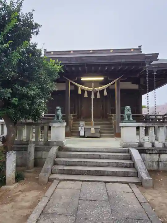 諏訪神社の本殿・本堂