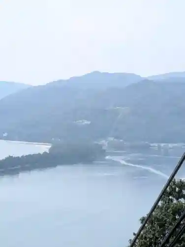 冠島沓島遥拝所（元伊勢・籠神社の海の奥宮）の{uncategorized: "未分類", other: "その他", undefined: "問題あり", building: "その他建物", grave: "お墓", sacred_gate: "鳥居", guardian: "狛犬", statue: "像", buddha: "仏像", history: "歴史", nature: "自然", garden: "庭園", animal: "動物", pagoda: "塔", temizu: "手水舎", mountain_gate: "山門・神門", sanctuary: "本殿・本堂", subordinate: "末社・摂社", art: "芸術", scenery: "景色", jizo: "地蔵", ema: "絵馬", goshuin: "御朱印", omikuji: "おみくじ", items: "授与品その他", amulet: "お守り", goshuincho: "御朱印帳", eats: "食事", festival: "お祭り", votive_dance: "神楽", shichigosan: "七五三参", wedding: "結婚式", experience: "体験その他", initially: "初詣", around: "周辺", anti_infection: "感染症対策"}