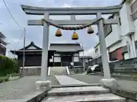 諏訪仮宮の{uncategorized: "未分類", other: "その他", undefined: "問題あり", building: "その他建物", grave: "お墓", sacred_gate: "鳥居", guardian: "狛犬", statue: "像", buddha: "仏像", history: "歴史", nature: "自然", garden: "庭園", animal: "動物", pagoda: "塔", temizu: "手水舎", mountain_gate: "山門・神門", sanctuary: "本殿・本堂", subordinate: "末社・摂社", art: "芸術", scenery: "景色", jizo: "地蔵", ema: "絵馬", goshuin: "御朱印", omikuji: "おみくじ", items: "授与品その他", amulet: "お守り", goshuincho: "御朱印帳", eats: "食事", festival: "お祭り", votive_dance: "神楽", shichigosan: "七五三参", wedding: "結婚式", experience: "体験その他", initially: "初詣", around: "周辺", anti_infection: "感染症対策"}