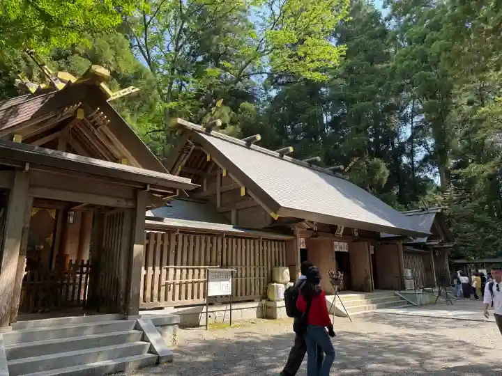 天岩戸神社の{uncategorized: "未分類", other: "その他", undefined: "問題あり", building: "その他建物", grave: "お墓", sacred_gate: "鳥居", guardian: "狛犬", statue: "像", buddha: "仏像", history: "歴史", nature: "自然", garden: "庭園", animal: "動物", pagoda: "塔", temizu: "手水舎", mountain_gate: "山門・神門", sanctuary: "本殿・本堂", subordinate: "末社・摂社", art: "芸術", scenery: "景色", jizo: "地蔵", ema: "絵馬", goshuin: "御朱印", omikuji: "おみくじ", items: "授与品その他", amulet: "お守り", goshuincho: "御朱印帳", eats: "食事", festival: "お祭り", votive_dance: "神楽", shichigosan: "七五三参", wedding: "結婚式", experience: "体験その他", initially: "初詣", around: "周辺", anti_infection: "感染症対策"}