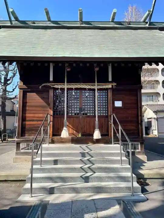 本一色天祖神社の{uncategorized: "未分類", other: "その他", undefined: "問題あり", building: "その他建物", grave: "お墓", sacred_gate: "鳥居", guardian: "狛犬", statue: "像", buddha: "仏像", history: "歴史", nature: "自然", garden: "庭園", animal: "動物", pagoda: "塔", temizu: "手水舎", mountain_gate: "山門・神門", sanctuary: "本殿・本堂", subordinate: "末社・摂社", art: "芸術", scenery: "景色", jizo: "地蔵", ema: "絵馬", goshuin: "御朱印", omikuji: "おみくじ", items: "授与品その他", amulet: "お守り", goshuincho: "御朱印帳", eats: "食事", festival: "お祭り", votive_dance: "神楽", shichigosan: "七五三参", wedding: "結婚式", experience: "体験その他", initially: "初詣", around: "周辺", anti_infection: "感染症対策"}