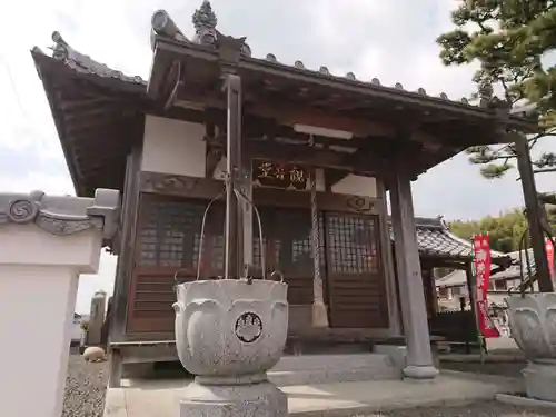 転輪寺の本殿・本堂