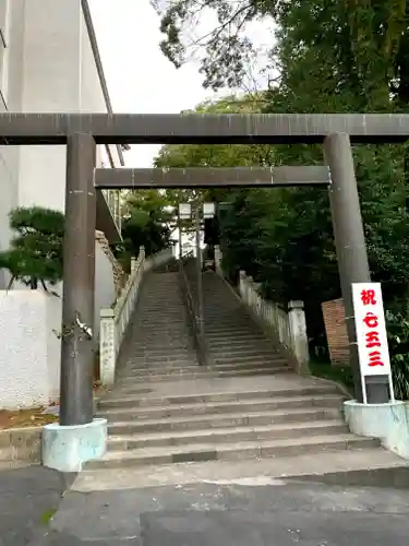 伊勢山皇大神宮の鳥居