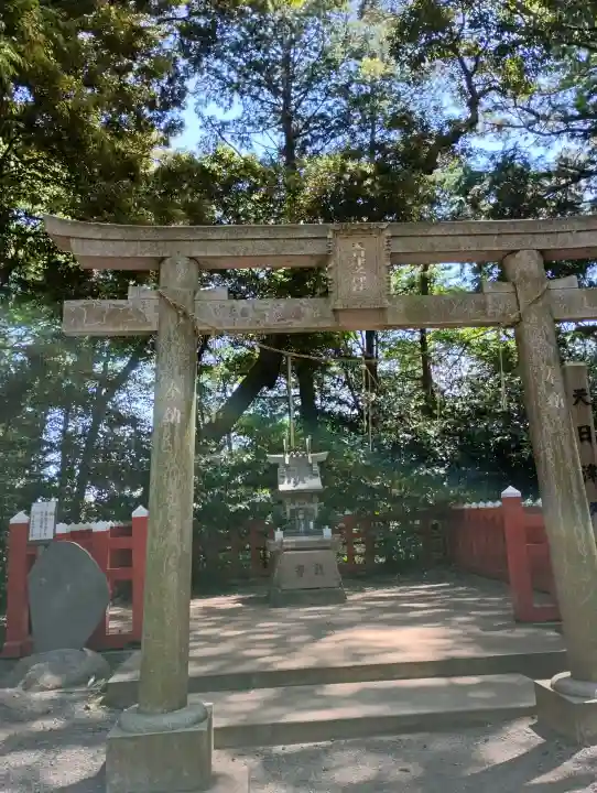麻賀多神社の{uncategorized: "未分類", other: "その他", undefined: "問題あり", building: "その他建物", grave: "お墓", sacred_gate: "鳥居", guardian: "狛犬", statue: "像", buddha: "仏像", history: "歴史", nature: "自然", garden: "庭園", animal: "動物", pagoda: "塔", temizu: "手水舎", mountain_gate: "山門・神門", sanctuary: "本殿・本堂", subordinate: "末社・摂社", art: "芸術", scenery: "景色", jizo: "地蔵", ema: "絵馬", goshuin: "御朱印", omikuji: "おみくじ", items: "授与品その他", amulet: "お守り", goshuincho: "御朱印帳", eats: "食事", festival: "お祭り", votive_dance: "神楽", shichigosan: "七五三参", wedding: "結婚式", experience: "体験その他", initially: "初詣", around: "周辺", anti_infection: "感染症対策"}