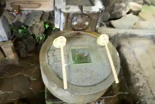 品川神社の手水舎