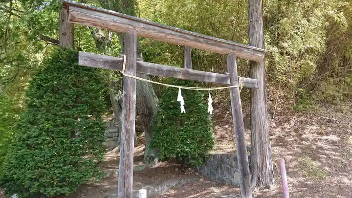 鼻顔稲荷神社の末社・摂社