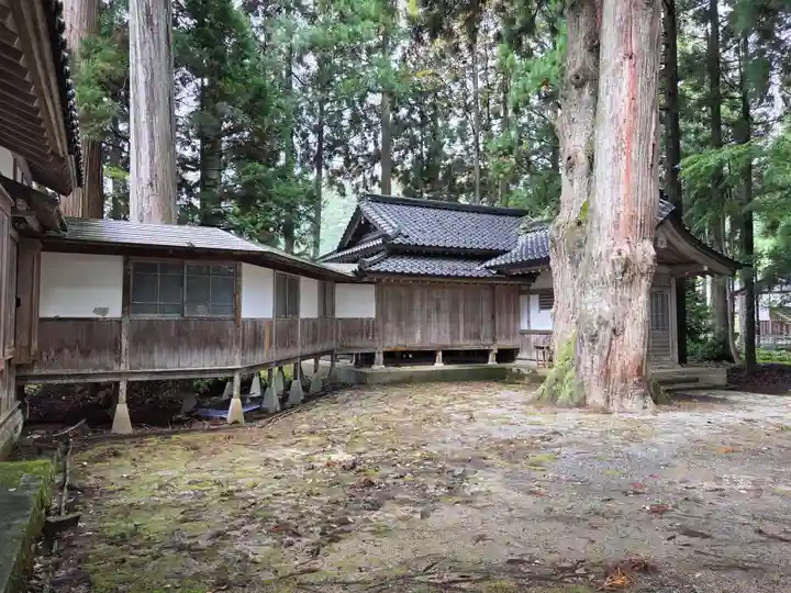 雄山神社中宮祈願殿(富山県)