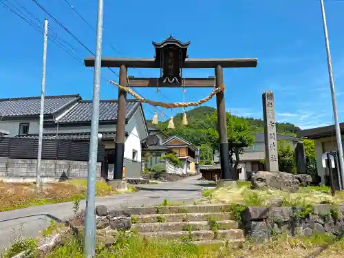 布制神社の鳥居