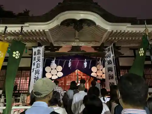 鳥越神社の{uncategorized: "未分類", other: "その他", undefined: "問題あり", building: "その他建物", grave: "お墓", sacred_gate: "鳥居", guardian: "狛犬", statue: "像", buddha: "仏像", history: "歴史", nature: "自然", garden: "庭園", animal: "動物", pagoda: "塔", temizu: "手水舎", mountain_gate: "山門・神門", sanctuary: "本殿・本堂", subordinate: "末社・摂社", art: "芸術", scenery: "景色", jizo: "地蔵", ema: "絵馬", goshuin: "御朱印", omikuji: "おみくじ", items: "授与品その他", amulet: "お守り", goshuincho: "御朱印帳", eats: "食事", festival: "お祭り", votive_dance: "神楽", shichigosan: "七五三参", wedding: "結婚式", experience: "体験その他", initially: "初詣", around: "周辺", anti_infection: "感染症対策"}