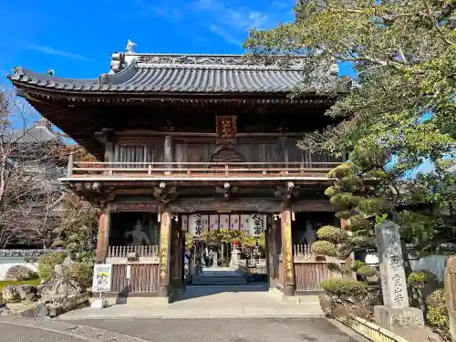 霊山寺の山門