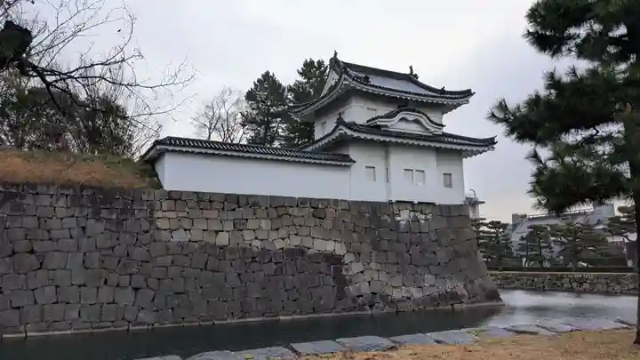 西ノ京北聖町地蔵尊の周辺