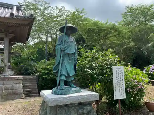 日運寺の像