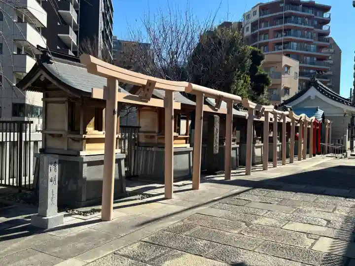 鶴見神社の{uncategorized: "未分類", other: "その他", undefined: "問題あり", building: "その他建物", grave: "お墓", sacred_gate: "鳥居", guardian: "狛犬", statue: "像", buddha: "仏像", history: "歴史", nature: "自然", garden: "庭園", animal: "動物", pagoda: "塔", temizu: "手水舎", mountain_gate: "山門・神門", sanctuary: "本殿・本堂", subordinate: "末社・摂社", art: "芸術", scenery: "景色", jizo: "地蔵", ema: "絵馬", goshuin: "御朱印", omikuji: "おみくじ", items: "授与品その他", amulet: "お守り", goshuincho: "御朱印帳", eats: "食事", festival: "お祭り", votive_dance: "神楽", shichigosan: "七五三参", wedding: "結婚式", experience: "体験その他", initially: "初詣", around: "周辺", anti_infection: "感染症対策"}