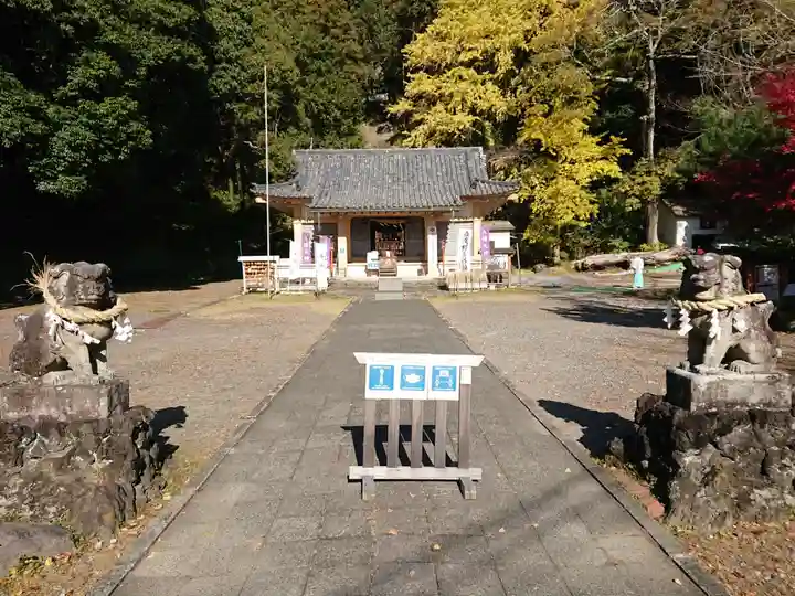八幡神社の本殿・本堂
