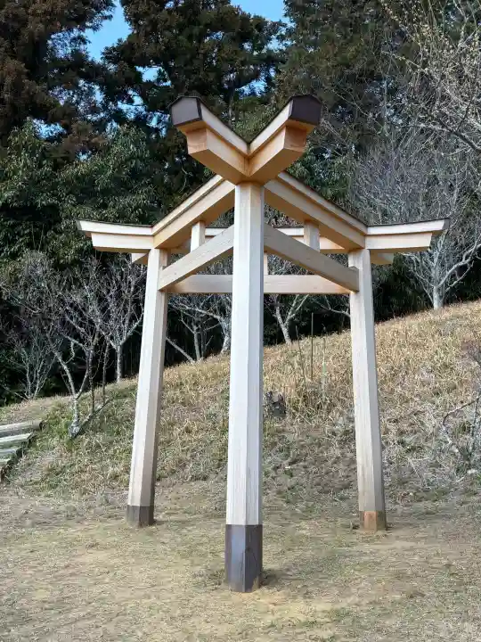谷崎天神社の{uncategorized: "未分類", other: "その他", undefined: "問題あり", building: "その他建物", grave: "お墓", sacred_gate: "鳥居", guardian: "狛犬", statue: "像", buddha: "仏像", history: "歴史", nature: "自然", garden: "庭園", animal: "動物", pagoda: "塔", temizu: "手水舎", mountain_gate: "山門・神門", sanctuary: "本殿・本堂", subordinate: "末社・摂社", art: "芸術", scenery: "景色", jizo: "地蔵", ema: "絵馬", goshuin: "御朱印", omikuji: "おみくじ", items: "授与品その他", amulet: "お守り", goshuincho: "御朱印帳", eats: "食事", festival: "お祭り", votive_dance: "神楽", shichigosan: "七五三参", wedding: "結婚式", experience: "体験その他", initially: "初詣", around: "周辺", anti_infection: "感染症対策"}