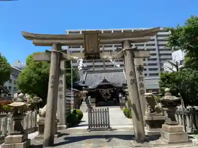 富島神社の{uncategorized: "未分類", other: "その他", undefined: "問題あり", building: "その他建物", grave: "お墓", sacred_gate: "鳥居", guardian: "狛犬", statue: "像", buddha: "仏像", history: "歴史", nature: "自然", garden: "庭園", animal: "動物", pagoda: "塔", temizu: "手水舎", mountain_gate: "山門・神門", sanctuary: "本殿・本堂", subordinate: "末社・摂社", art: "芸術", scenery: "景色", jizo: "地蔵", ema: "絵馬", goshuin: "御朱印", omikuji: "おみくじ", items: "授与品その他", amulet: "お守り", goshuincho: "御朱印帳", eats: "食事", festival: "お祭り", votive_dance: "神楽", shichigosan: "七五三参", wedding: "結婚式", experience: "体験その他", initially: "初詣", around: "周辺", anti_infection: "感染症対策"}