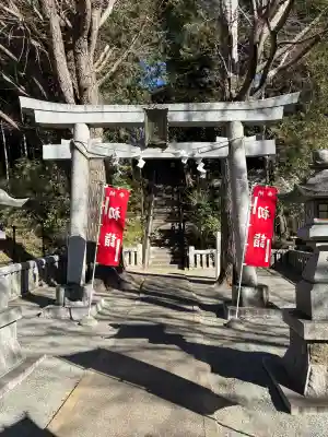 熊野神社の{uncategorized: "未分類", other: "その他", undefined: "問題あり", building: "その他建物", grave: "お墓", sacred_gate: "鳥居", guardian: "狛犬", statue: "像", buddha: "仏像", history: "歴史", nature: "自然", garden: "庭園", animal: "動物", pagoda: "塔", temizu: "手水舎", mountain_gate: "山門・神門", sanctuary: "本殿・本堂", subordinate: "末社・摂社", art: "芸術", scenery: "景色", jizo: "地蔵", ema: "絵馬", goshuin: "御朱印", omikuji: "おみくじ", items: "授与品その他", amulet: "お守り", goshuincho: "御朱印帳", eats: "食事", festival: "お祭り", votive_dance: "神楽", shichigosan: "七五三参", wedding: "結婚式", experience: "体験その他", initially: "初詣", around: "周辺", anti_infection: "感染症対策"}