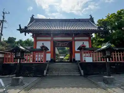早吸日女神社の山門・神門
