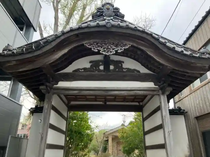 願正寺の{uncategorized: "未分類", other: "その他", undefined: "問題あり", building: "その他建物", grave: "お墓", sacred_gate: "鳥居", guardian: "狛犬", statue: "像", buddha: "仏像", history: "歴史", nature: "自然", garden: "庭園", animal: "動物", pagoda: "塔", temizu: "手水舎", mountain_gate: "山門・神門", sanctuary: "本殿・本堂", subordinate: "末社・摂社", art: "芸術", scenery: "景色", jizo: "地蔵", ema: "絵馬", goshuin: "御朱印", omikuji: "おみくじ", items: "授与品その他", amulet: "お守り", goshuincho: "御朱印帳", eats: "食事", festival: "お祭り", votive_dance: "神楽", shichigosan: "七五三参", wedding: "結婚式", experience: "体験その他", initially: "初詣", around: "周辺", anti_infection: "感染症対策"}