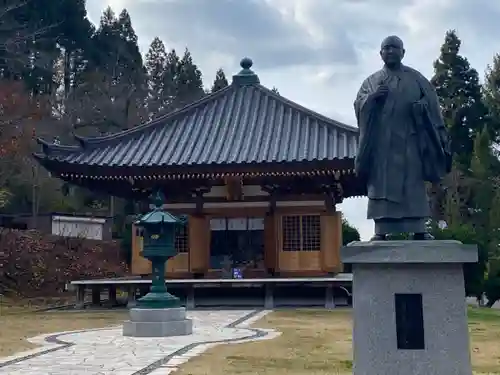 青龍寺(昭和大仏)の像