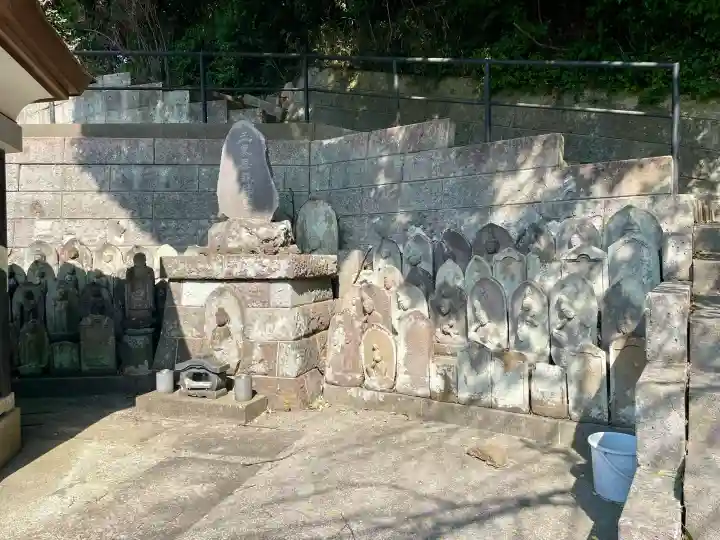 高松寺の{uncategorized: "未分類", other: "その他", undefined: "問題あり", building: "その他建物", grave: "お墓", sacred_gate: "鳥居", guardian: "狛犬", statue: "像", buddha: "仏像", history: "歴史", nature: "自然", garden: "庭園", animal: "動物", pagoda: "塔", temizu: "手水舎", mountain_gate: "山門・神門", sanctuary: "本殿・本堂", subordinate: "末社・摂社", art: "芸術", scenery: "景色", jizo: "地蔵", ema: "絵馬", goshuin: "御朱印", omikuji: "おみくじ", items: "授与品その他", amulet: "お守り", goshuincho: "御朱印帳", eats: "食事", festival: "お祭り", votive_dance: "神楽", shichigosan: "七五三参", wedding: "結婚式", experience: "体験その他", initially: "初詣", around: "周辺", anti_infection: "感染症対策"}