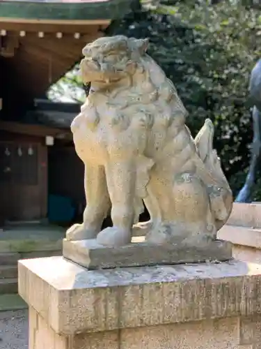 高岡市護国神社の狛犬