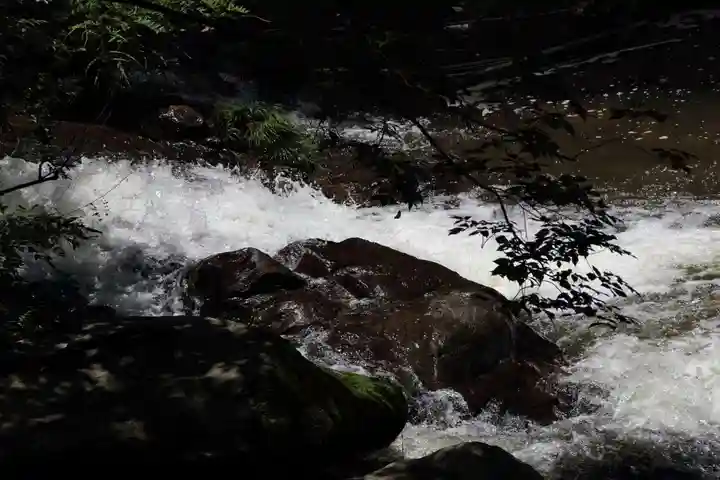 瀧鶏山不動尊の自然