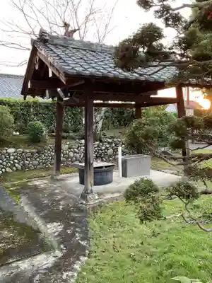 河野西入坊の手水舎