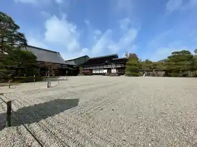 仁和寺の{uncategorized: "未分類", other: "その他", undefined: "問題あり", building: "その他建物", grave: "お墓", sacred_gate: "鳥居", guardian: "狛犬", statue: "像", buddha: "仏像", history: "歴史", nature: "自然", garden: "庭園", animal: "動物", pagoda: "塔", temizu: "手水舎", mountain_gate: "山門・神門", sanctuary: "本殿・本堂", subordinate: "末社・摂社", art: "芸術", scenery: "景色", jizo: "地蔵", ema: "絵馬", goshuin: "御朱印", omikuji: "おみくじ", items: "授与品その他", amulet: "お守り", goshuincho: "御朱印帳", eats: "食事", festival: "お祭り", votive_dance: "神楽", shichigosan: "七五三参", wedding: "結婚式", experience: "体験その他", initially: "初詣", around: "周辺", anti_infection: "感染症対策"}