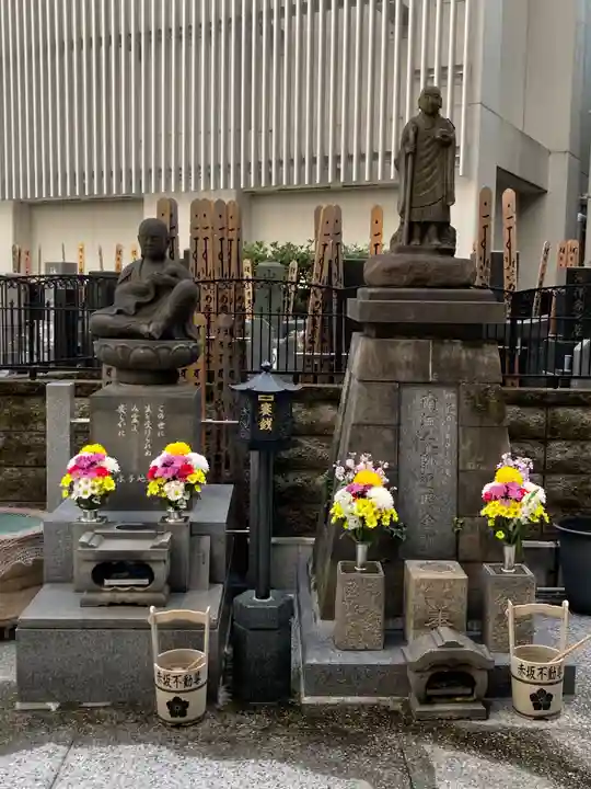 赤坂不動尊威徳寺の地蔵